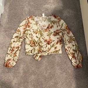 Womens H&M button down floral blouse size 4